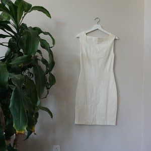 White mini dress, fitted